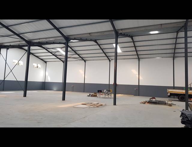 1,107M² FACTORY TO LET IN SAXENBURG PARK 2
